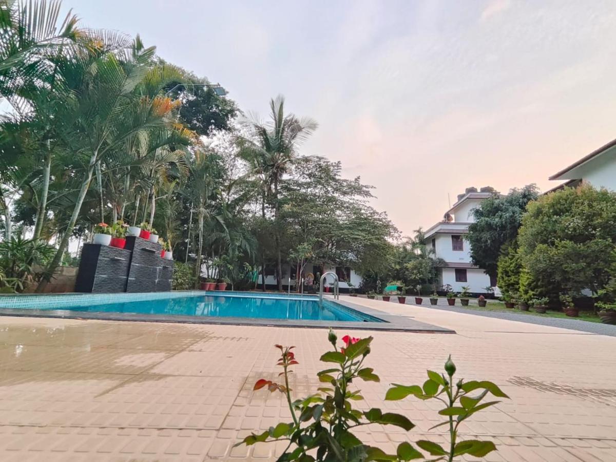 Three Roots Holiday Home Resort Sultan Bathery Exterior foto