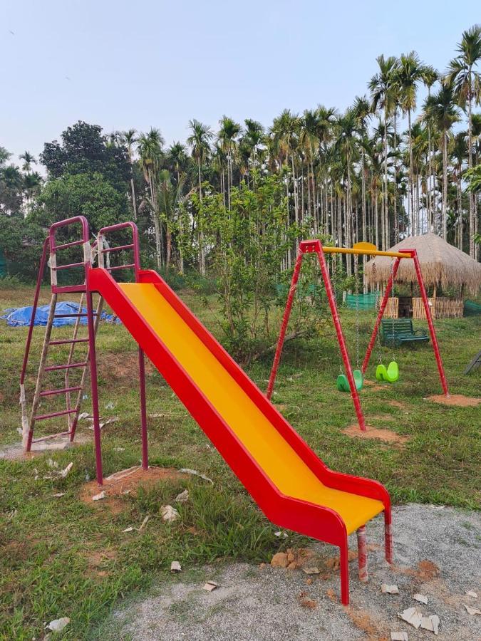 Three Roots Holiday Home Resort Sultan Bathery Exterior foto